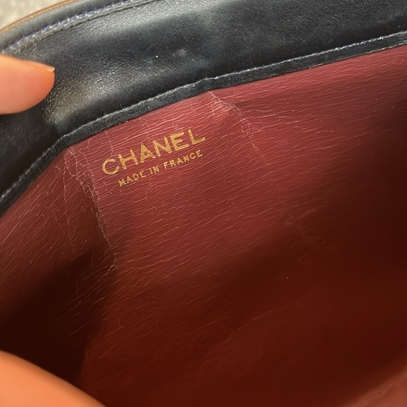 ❤️SOLD❤️ Authentic Vintage Chanel Clutch in black/navy Clutch - Picture 8 of 12